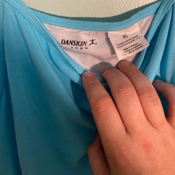 ☀️Women’s Danskin Workout Top☀️ - Picture 2 of 3